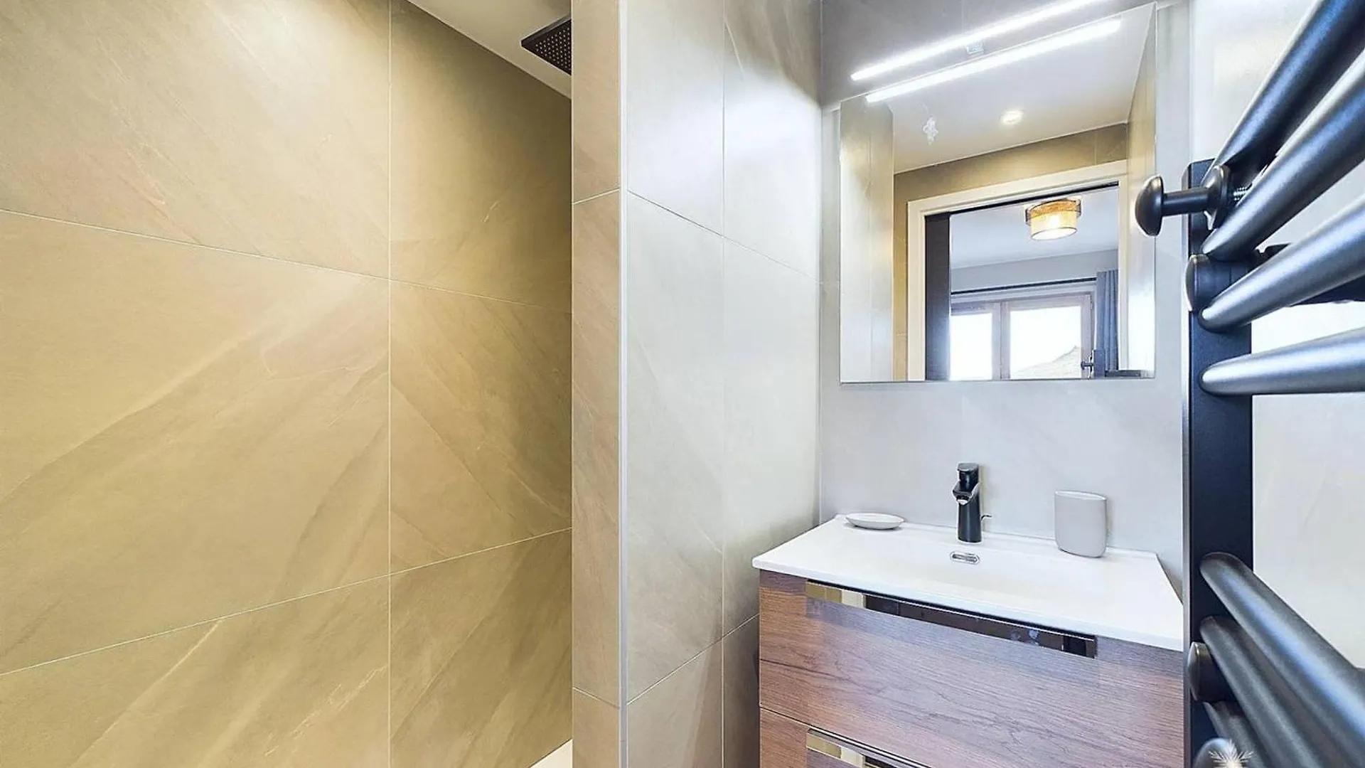 Appartement Neuf 3 Pieces, 6 Pers, Proche Pistes La Rosiere - Fr-1-398-675 Montvalezan 0*,  France